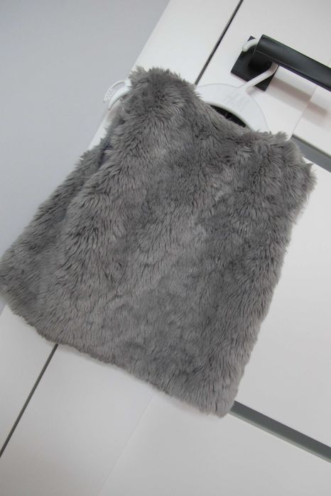 Kamizelka bezrękawnik futrzak dziewczynka H&M r. 104