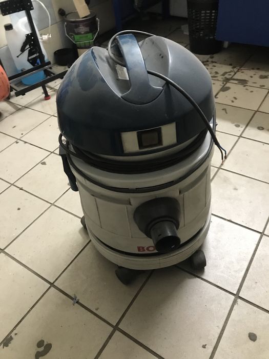 Пилосос  бош працюе