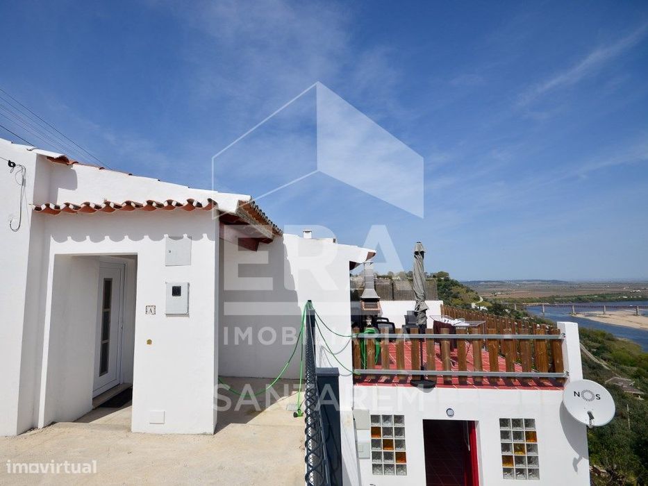 Prédio com 8 habitações