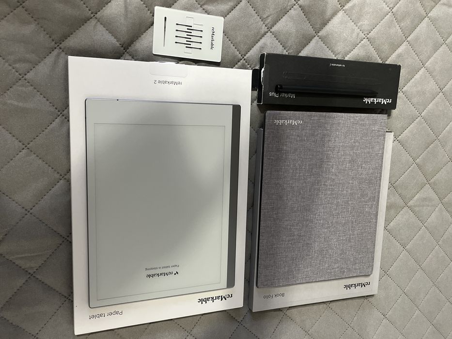 reMarkable 2 + rysik z gumką Marker Plus + etui Book Folio
