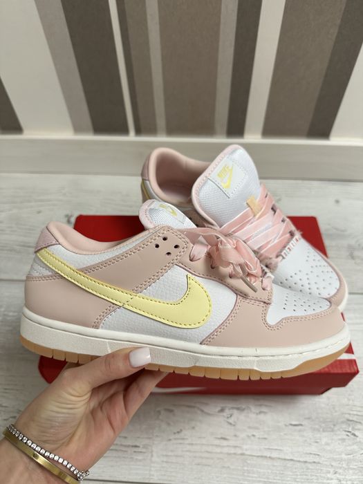 nike dunk low lx / nike кросівки жіночі