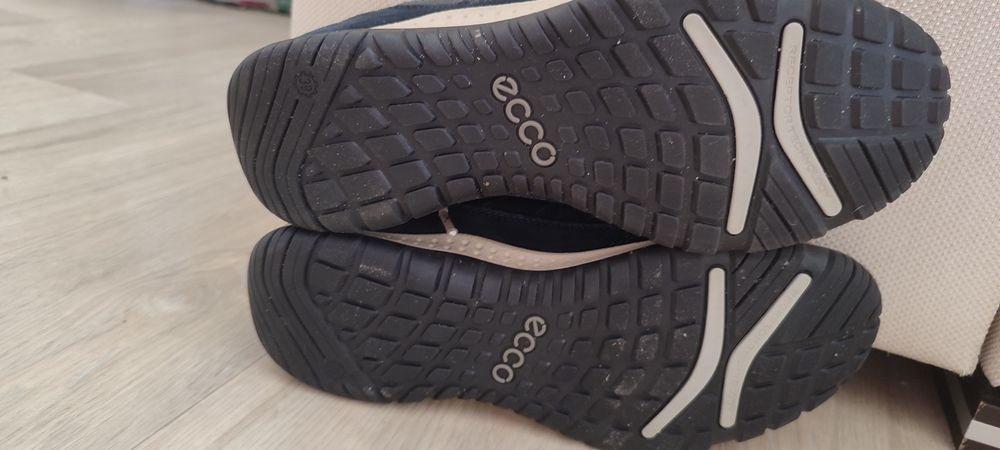 Кросівки ECCO 25,5см жіночі шкіра яка