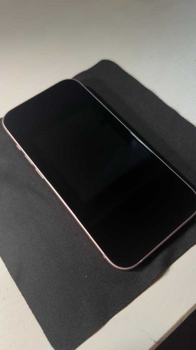 iPhone 15 128 GB, różowy