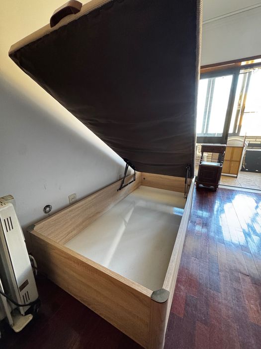 Base de cama com arrumação