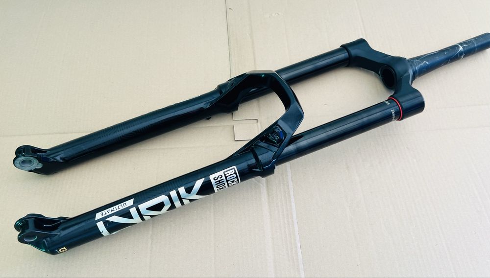 Amortyzator Powietrzny ROCK SHOX LYRIK ULTIMATE Golenie Oś 15x110 Tapered widelec 29" BOOST AIR skok 160mm przedni niekompletny
