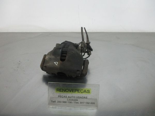Pinça travão / maxila de travão frente direita VOLKSWAGEN Passat (3B3)