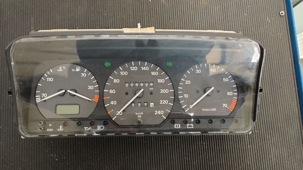 Licznik VW Passat B4 benzyna obrotomierz