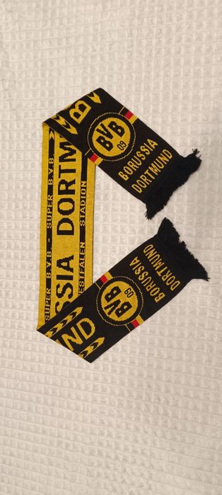 Borussia Dortmund szalik piłkarski sportowy używany
