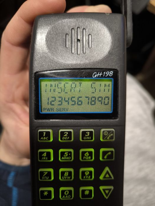 Вінтажний мобільний телефон Ericsson GH 198