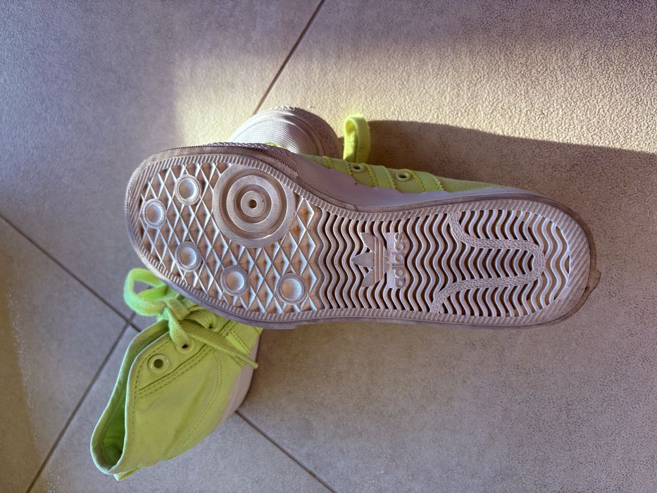 Buty adidas neonowe
