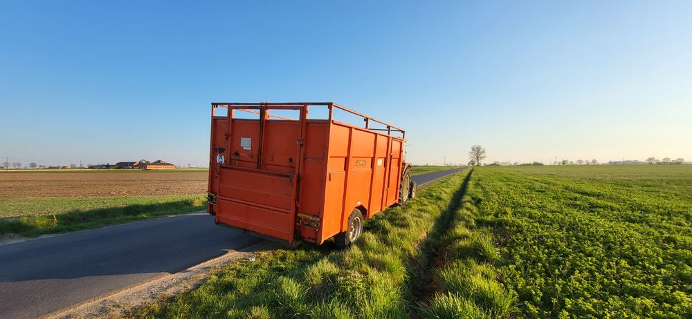 Przyczepa do transportu zwierząt