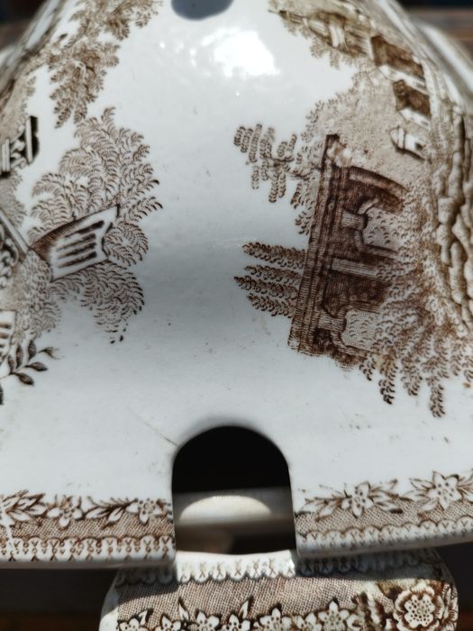 Terrina da Real Fábrica de Sacavém