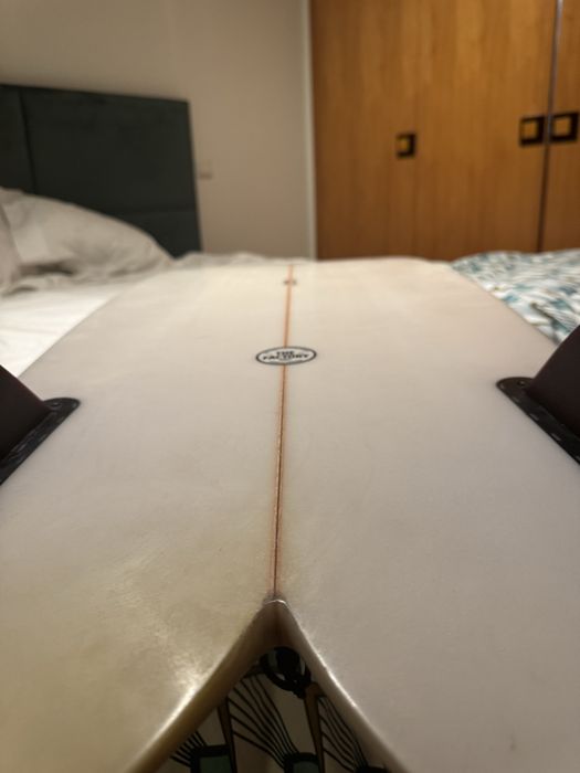 Prancha Twin Fin Bloodbrothers - 5’9