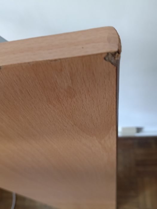 2 parteleiras com suportes