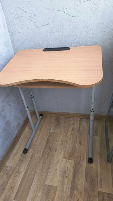 Шкільна парта регульована. Стан б/у