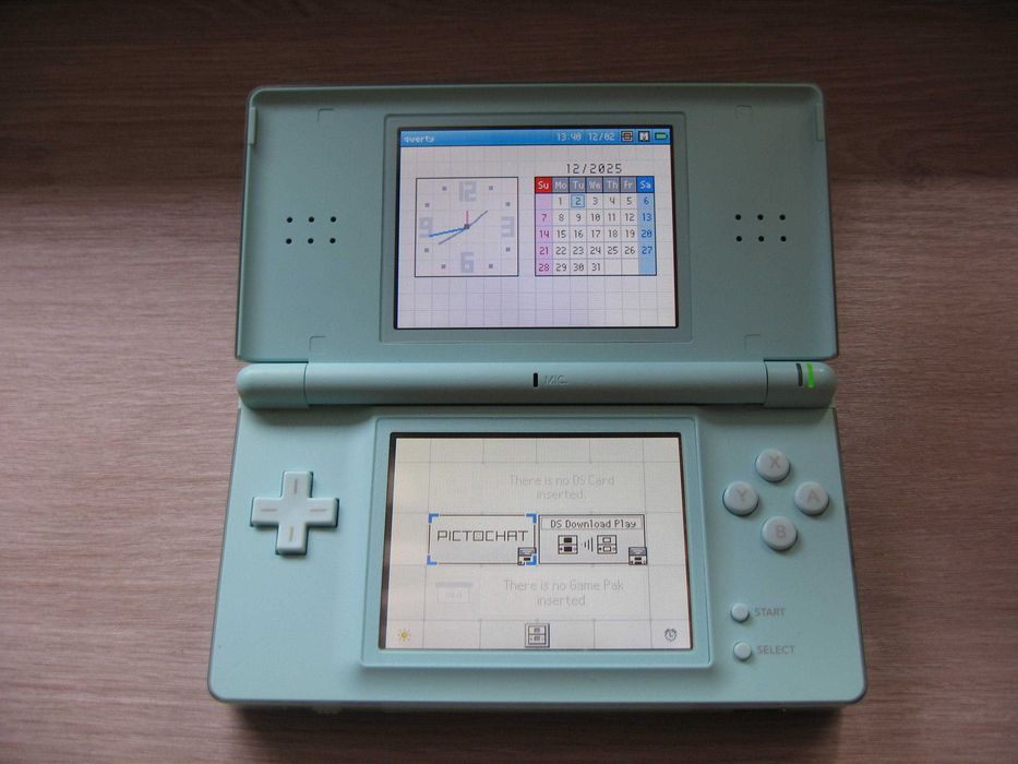 Nintendo DSi Lite 9 gier, kabel usb
