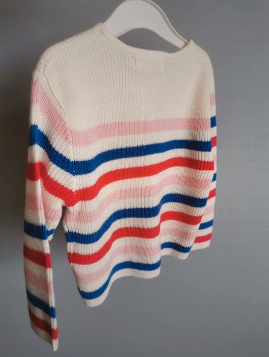 Sweterek dziewczęcy