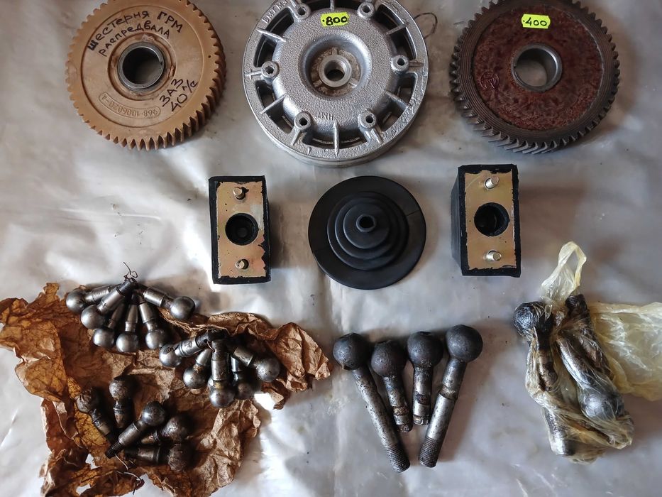 клапана,кольца, вкладыши ЗаЗ-966,968новые,по ходовой,КПП и др.детали.