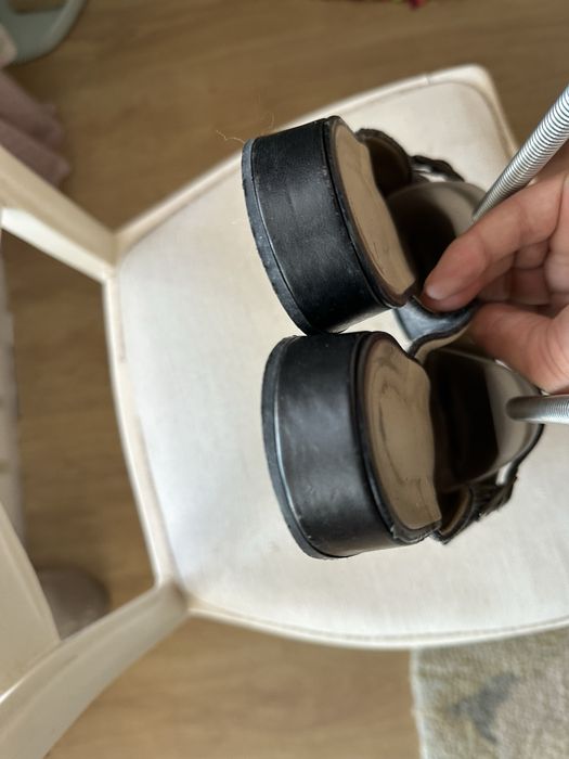 Klapki Russel & Bromley