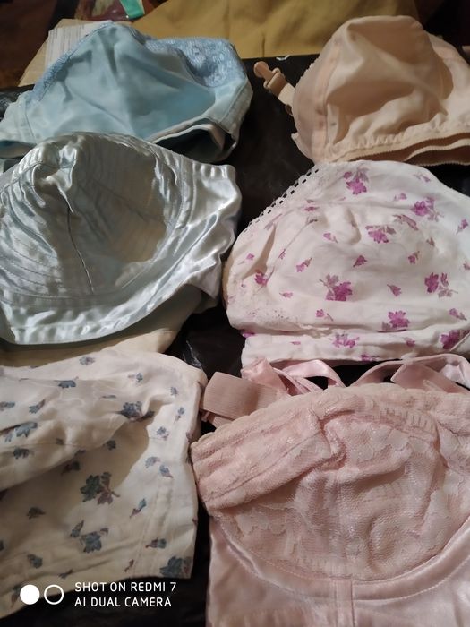 Жіночі різні бюстгальтери-вінтажні.