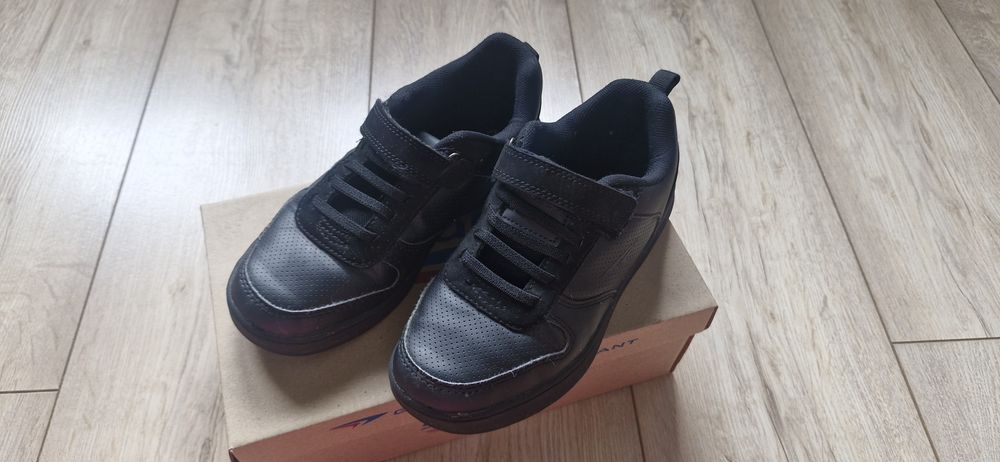 Buty sportowe Sprandi czarne w rozm. 33