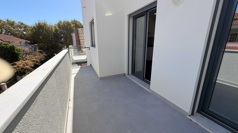Arrenda-se T2 em Carcavelos (centro)