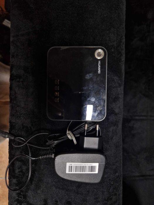 Base Adaptador Wi-Fi / LAN Router Huawei D100 (C/ Carregador)
