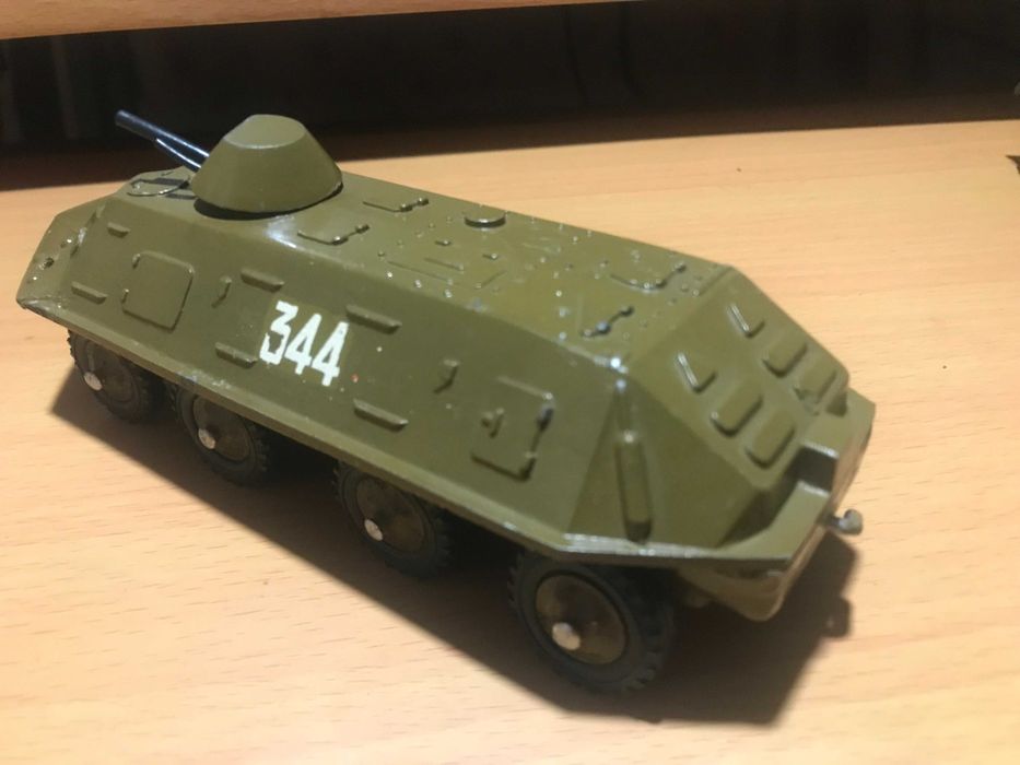 Металевий танк Т-34 з  БМП та БТР-60ПБ Легенди в металі