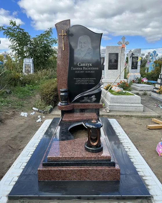 Памʼятники від виробника