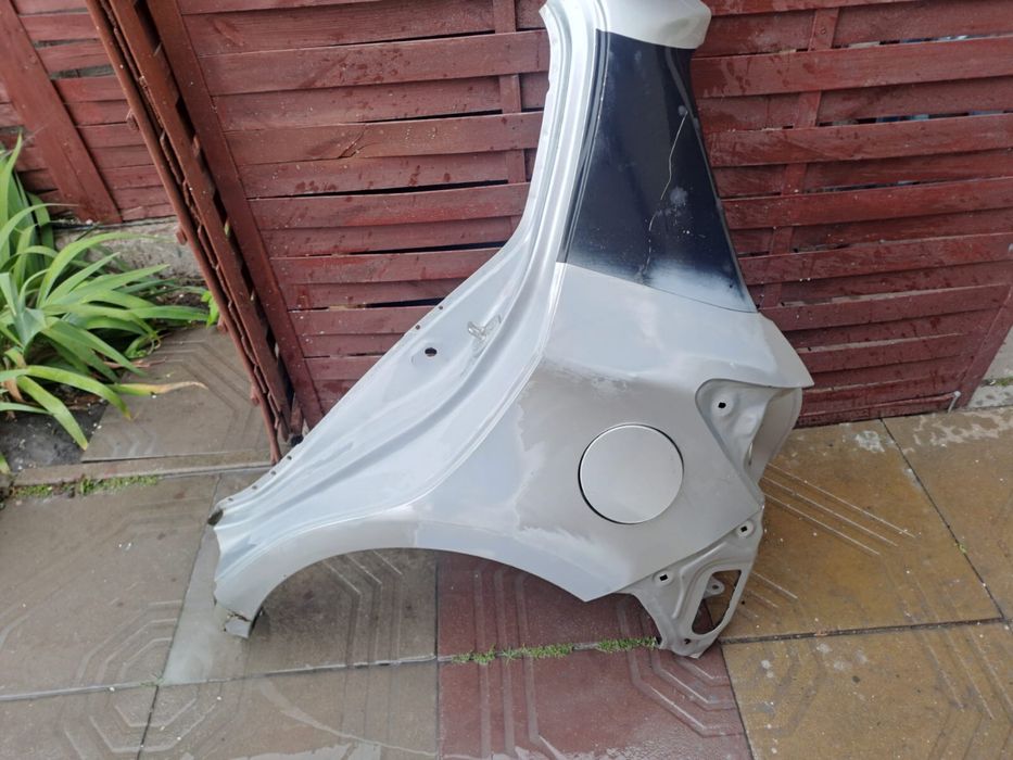 Lewy tylny blotnik yaris 3