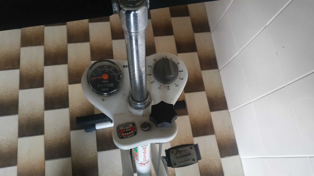 Bicicleta estática, como nova,não utilizada.