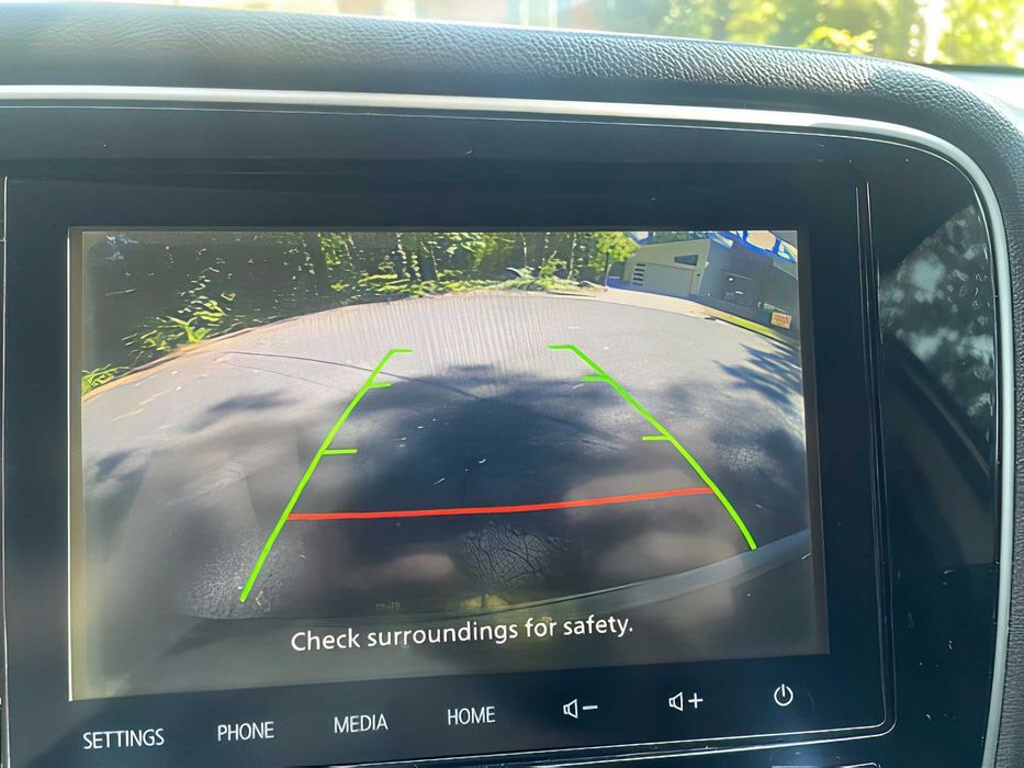 Mitsubishi Outlander      2020