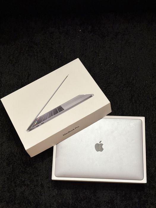 MacBook Pro 13 2019