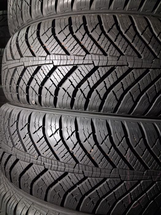 215/70 16 Kumho Solus 4s HA 31 РЕЗИНА ЗИМОВА