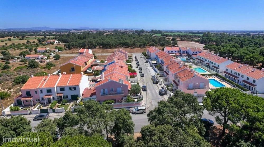 Moradia Geminada T3 em Sarilhos Pequenos