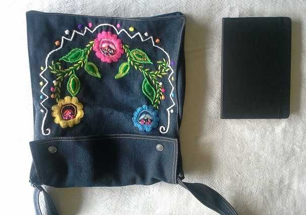 Mala / Bolsa em Ganga Bordada à Mão