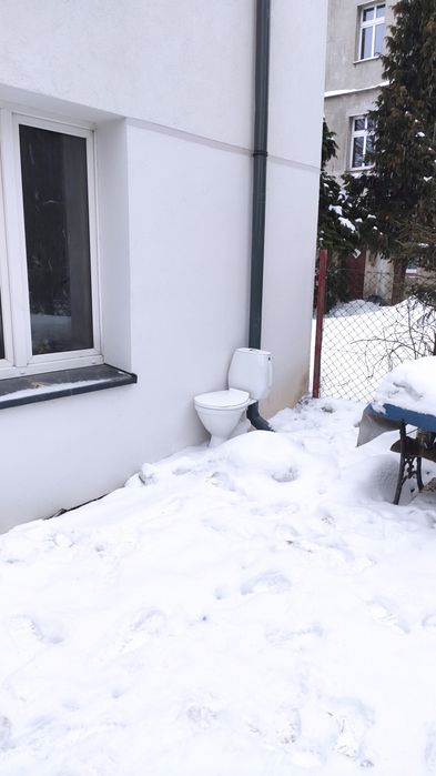 Toaleta WC kompakt kibel sedes