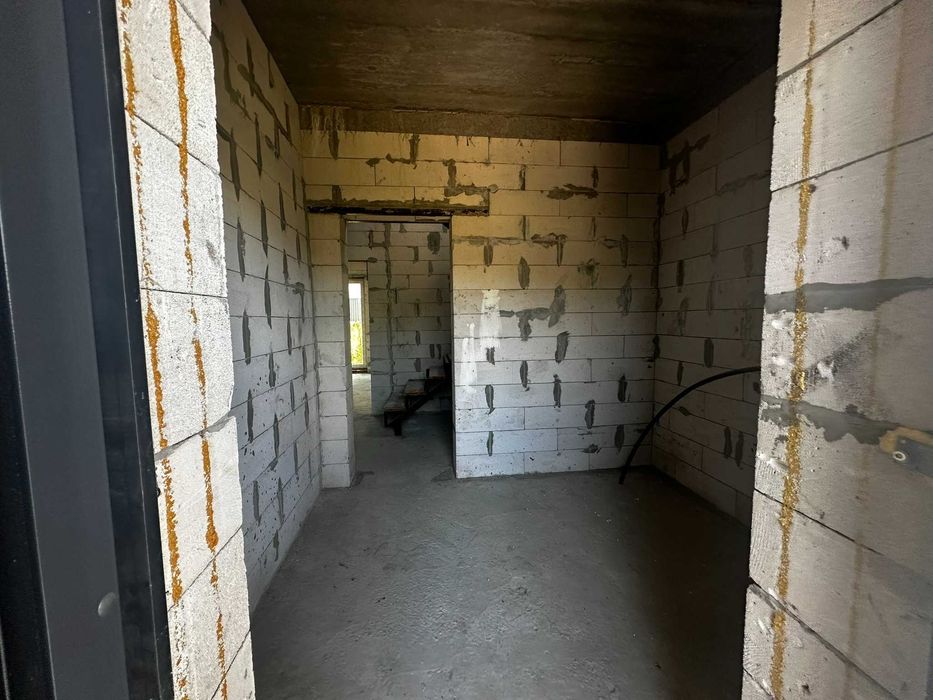 Дуплекс з великою ділянкою в Бучі