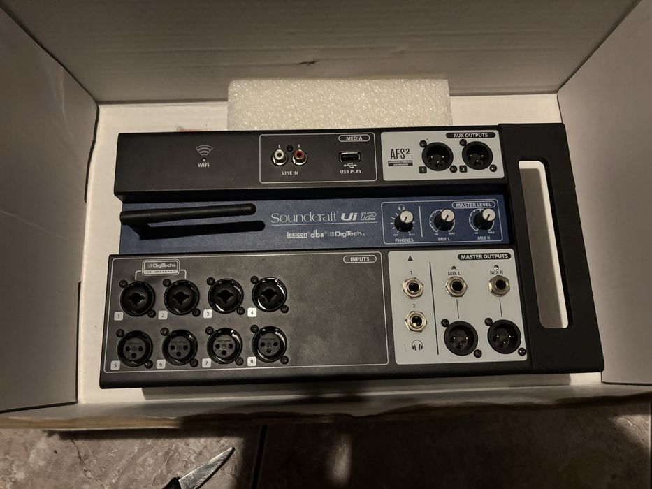 Mixer cyfrowy Soundcraft Ui-12 mikser cyfra