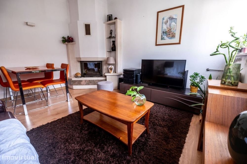 Apartamento T1 - Urbanização Gorgulão em Coimbra com Garagem