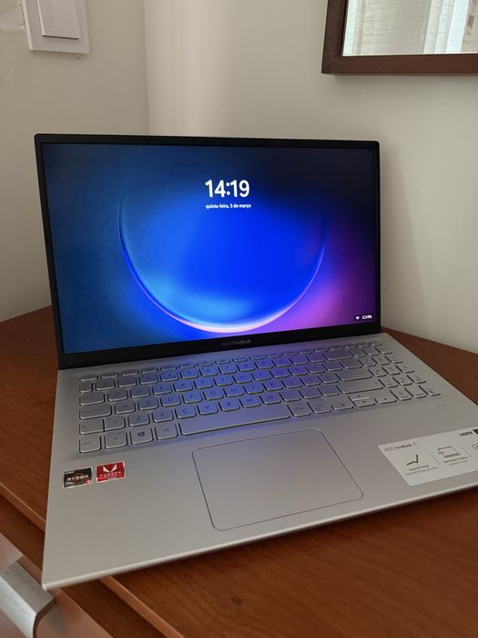 Portátil asus vivobook