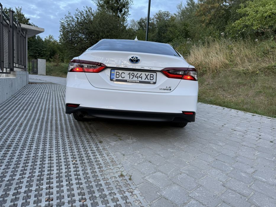 Продам економну TOYOTA CAMRY Hybrid