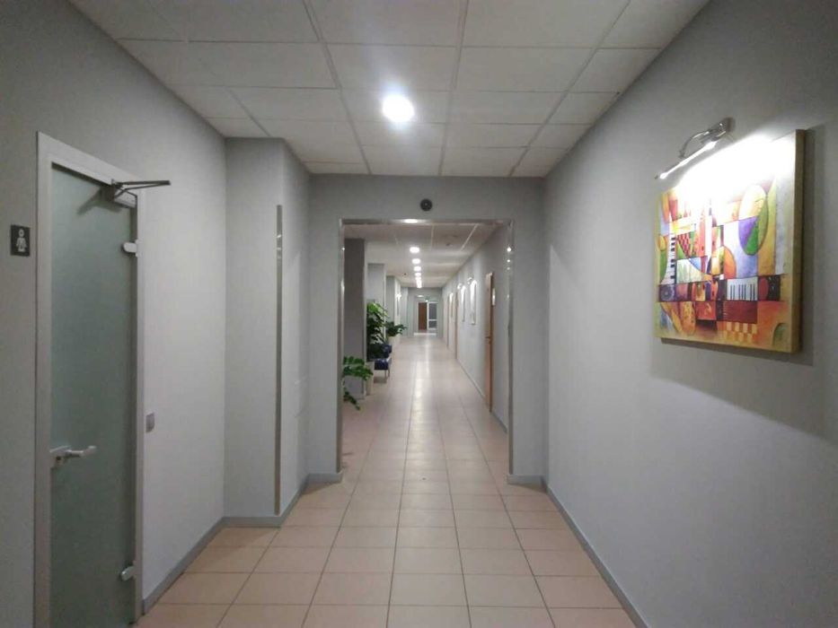 Оренда офісу 75 м.2 в БЦ, Генератор, Укриття, Котельня, метро. Власник