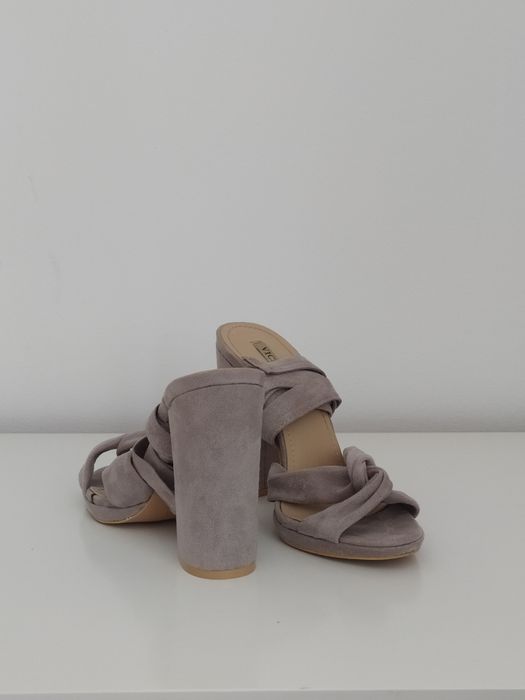 Sandałki na słupku CCC