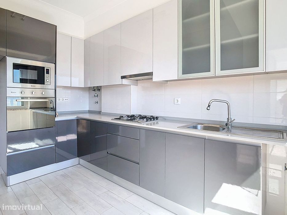 Apartamento, 4 quartos, Almada, Laranjeiro — Laranjeiro E Feijó, Setúbal