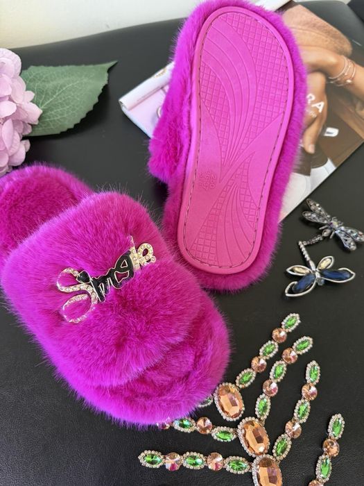 Пухнасті домашні капці