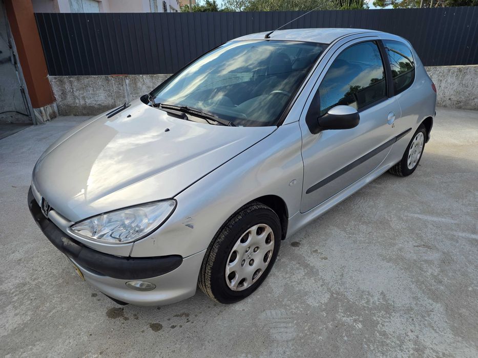 Peugeot 206 1.1 Gasolina - Ano 2004 - Nacional foto 3