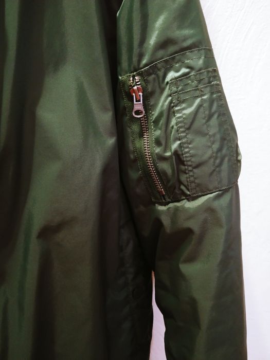 Продам бомбер классический  Urban classics