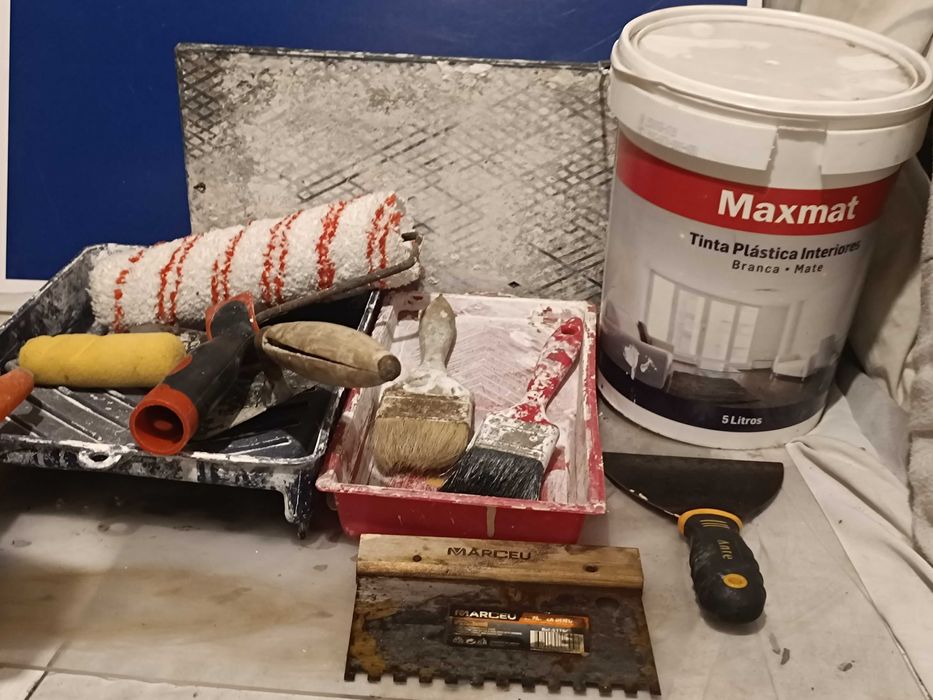 Conjunto de Pintura e Tinta