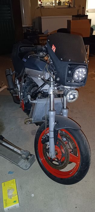 Vendo moto Suzuki